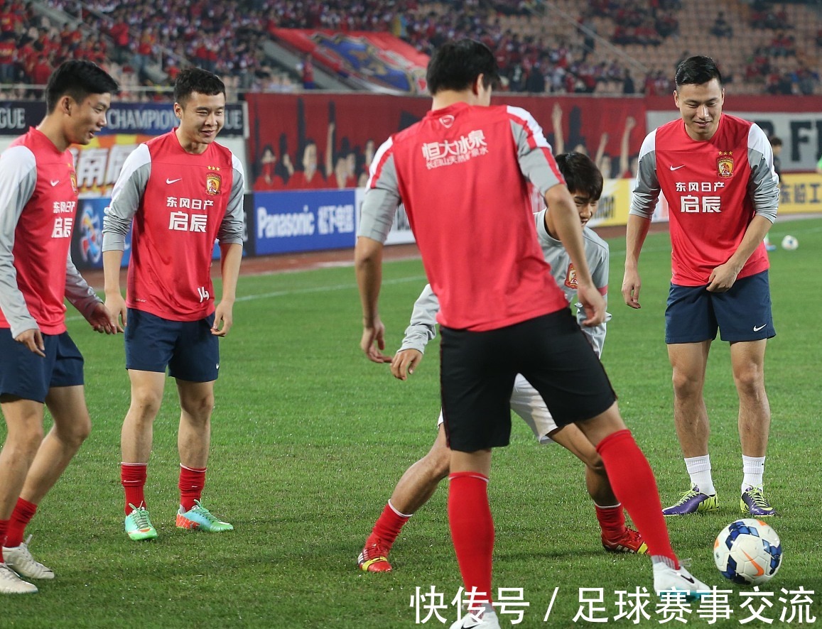 暖心一刻，莱斯特城邀请视障球迷到主场体验音频解说服务