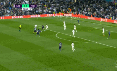 米体：罗马准备在一月签中场，对莱斯特城的苏马雷感兴趣