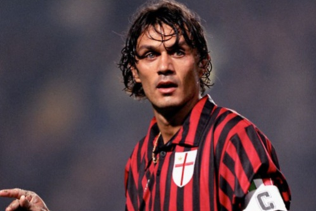 曼联转会最新：布鲁诺离队疑云升温，阿莫林下课引发“双重怀疑”