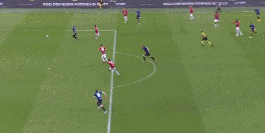 [国内足球]法比奥低射制造门前混乱 随后补射得手